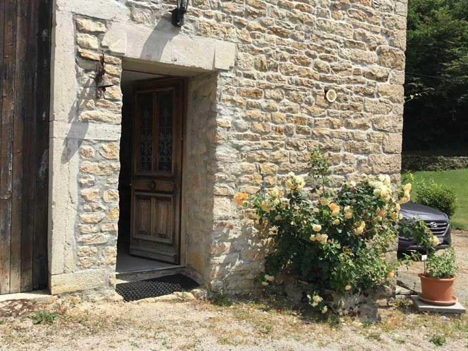 La Ferme De Montard Bed & Breakfast Montmorot Eksteriør bilde